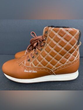 NEW DUCA DEL COSMA WOMEN'S PRADO COGNAC GOLF SHOES SIZE 6 RARE SAMPLE